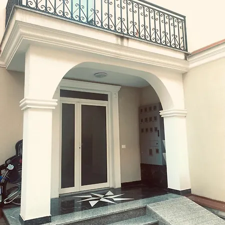 Center Apartment *